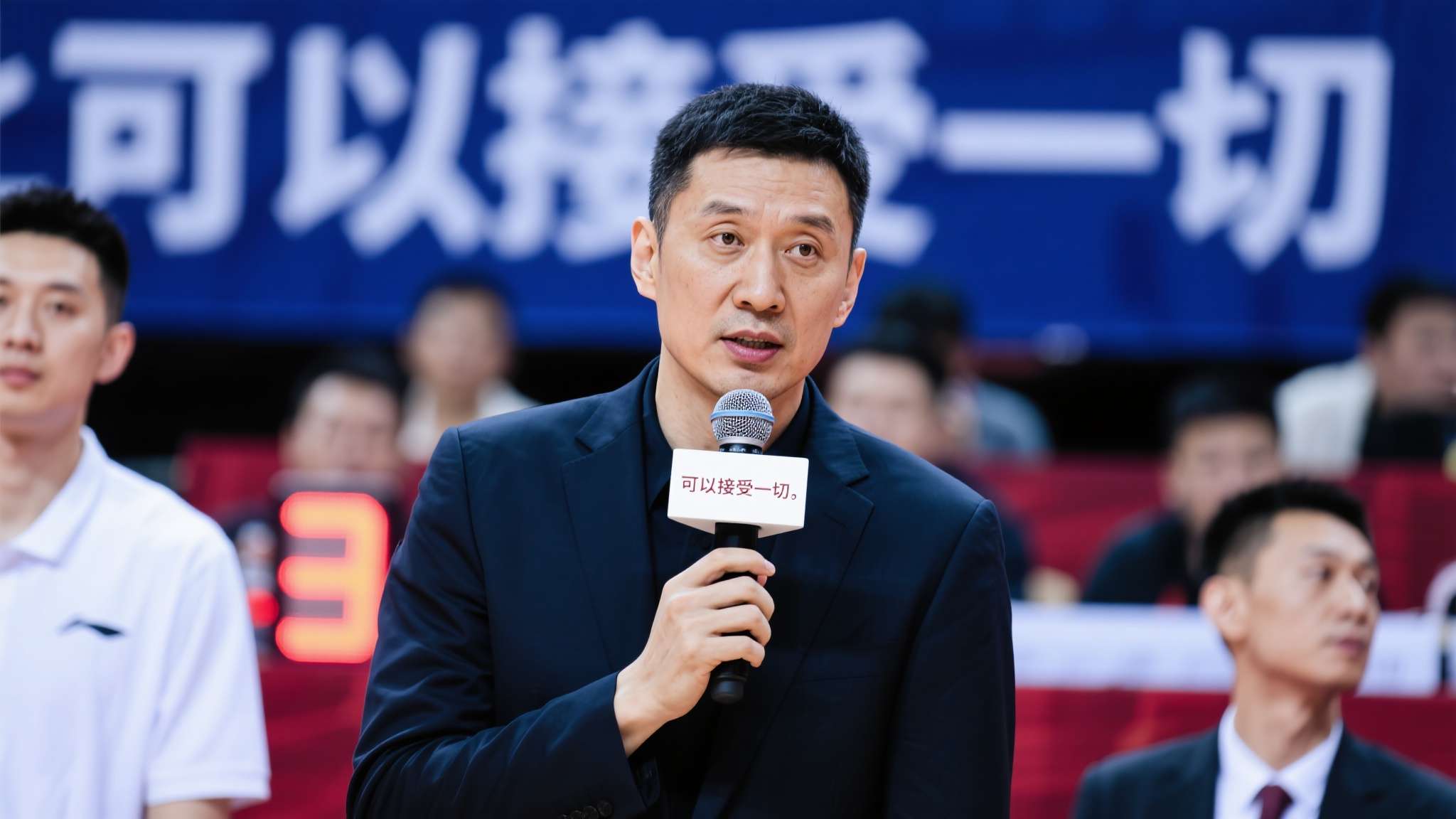 邱彪说"可以接受一切"的那一刻，也许他自己也没有意识到——那句话，与其说是一种成